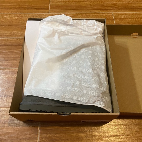 UGG Australia classic boots grey size 6 - Picture 6 of 7